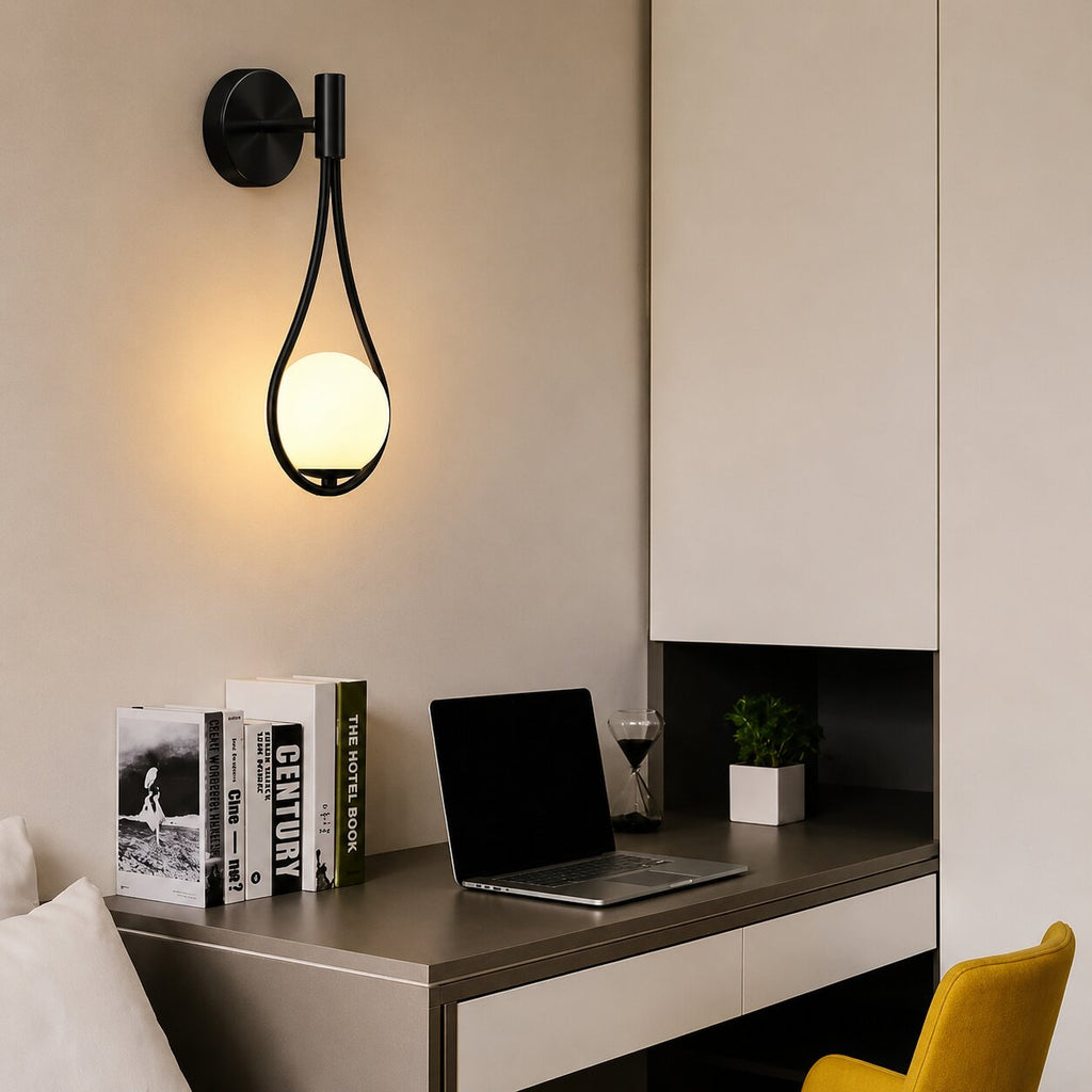 Liora Wall Lamp