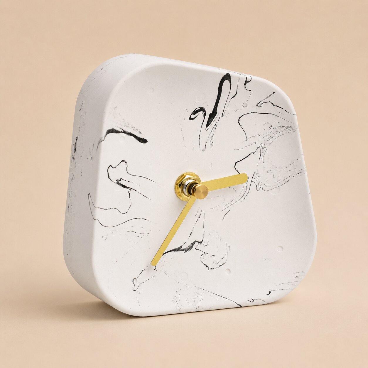 Mero Desk Clock