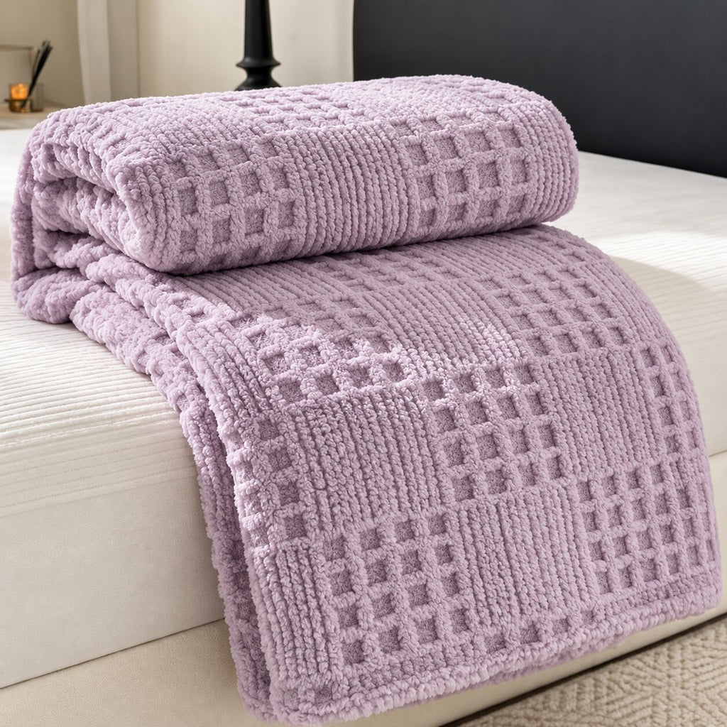 Solea Cozy Throw Blanket