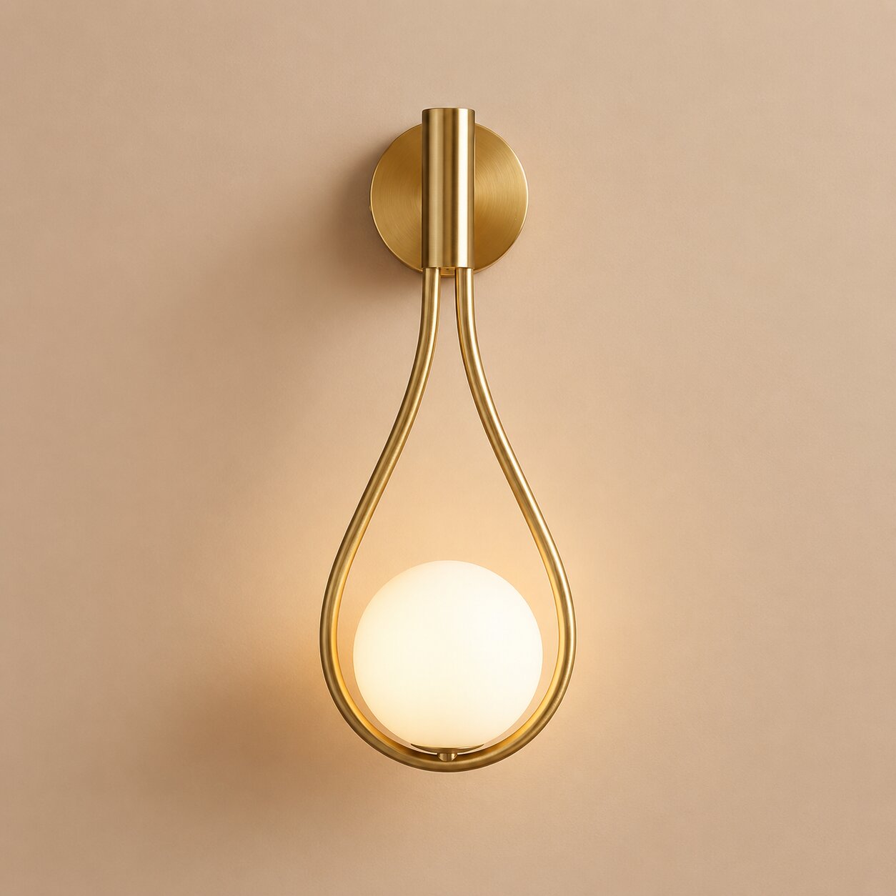 Liora Wall Lamp