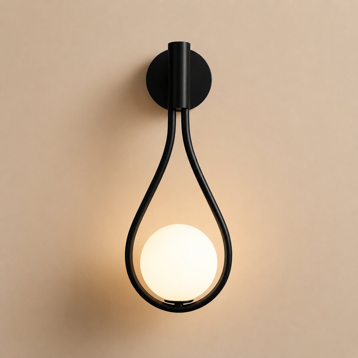 Liora Wall Lamp