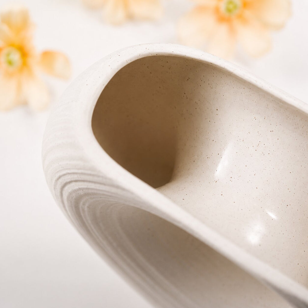 Lune Ring Vase